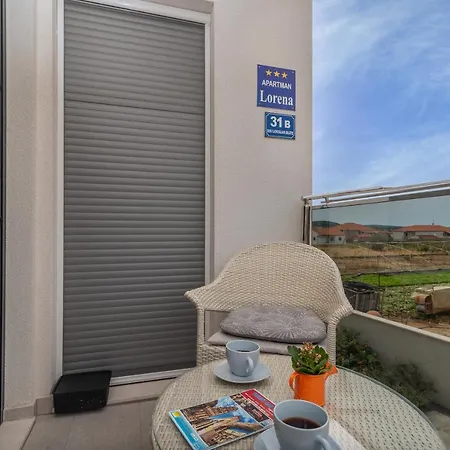 Lorena Apartment *