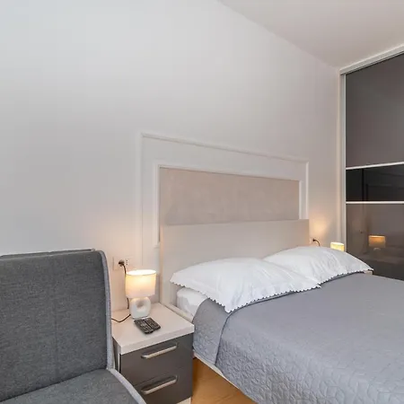 Lorena Apartment *