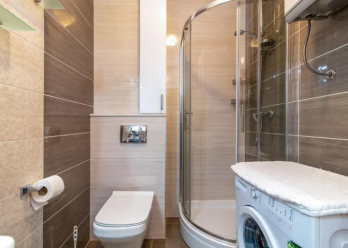 Lorena شقة تروغير