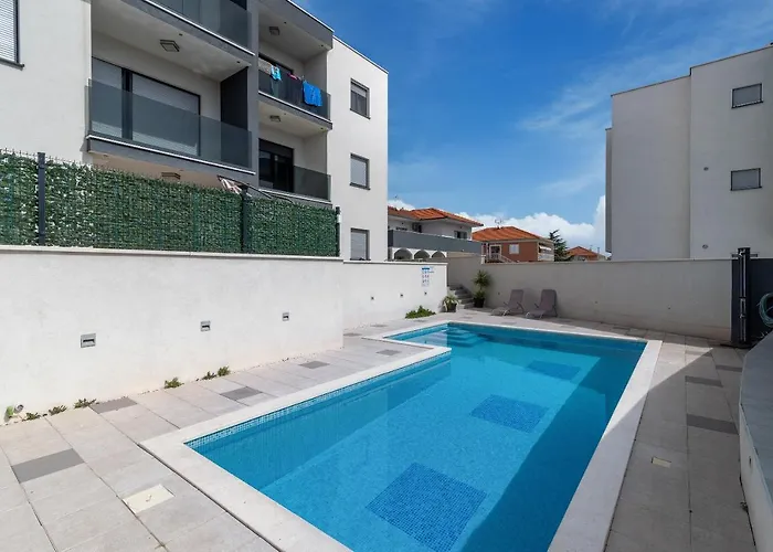 Lorena * تروغير