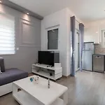 Lorena Trogir